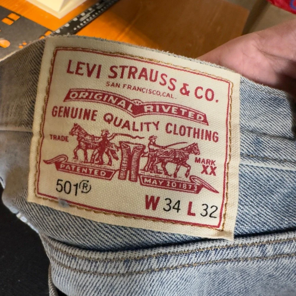 Levi's Premium 501 Original Jeans Mens‎ 34x32 Light Wash Distressed Baggy Denim